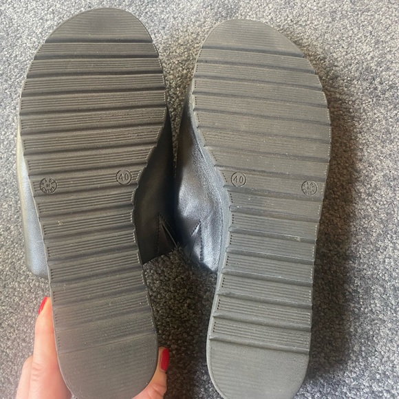 Django & Juliette leather slides, Size 9 - Picture 4 of 4